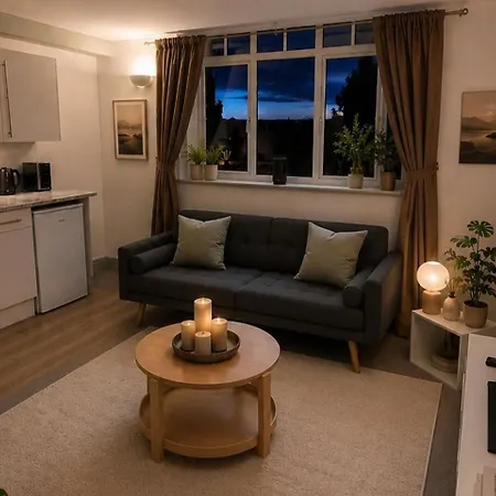 Sleeps 3 - Parking Wifi Pet Friendly شقة *